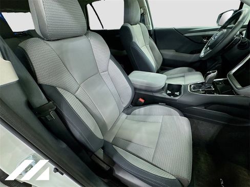 Used 2025 Subaru Outback Premium image 30