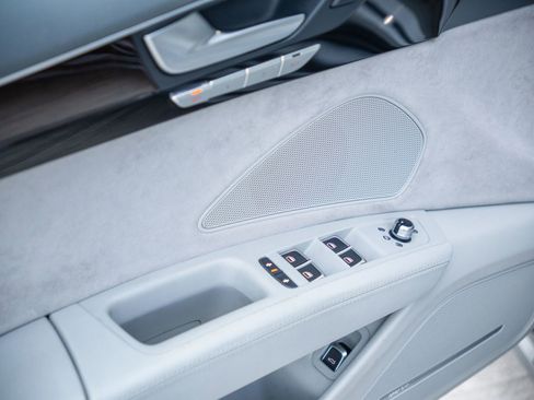 Used 2018 Audi A8 L 4.0T image 17