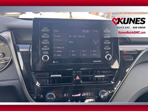 Used 2024 Toyota Camry SE image 15