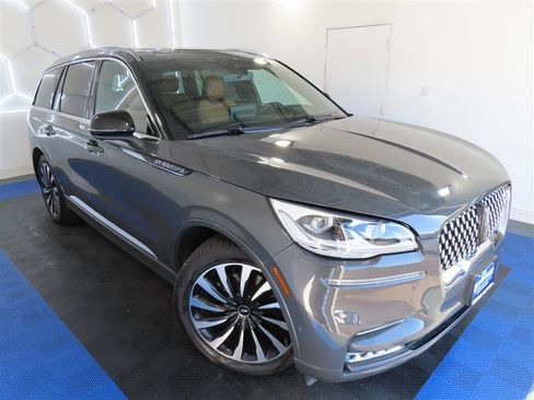 Used 2023 Lincoln Aviator Black Label Grand Touring w/ Class IV Trailer Tow Package image 7