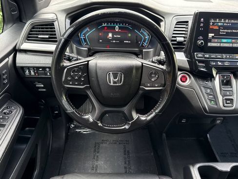 Used 2023 Honda Odyssey Sport image 11