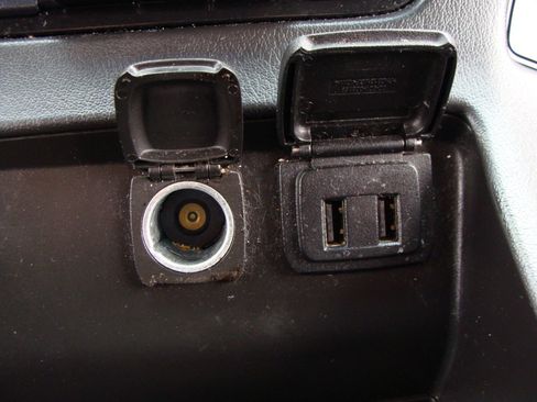 Used 2016 Chevrolet Suburban LT image 28