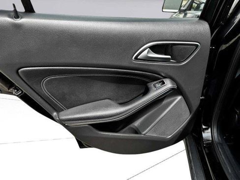 Used 2020 Mercedes-Benz GLA 250 4MATIC image 37