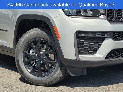 New 2026 Jeep Grand Cherokee Altitude AWD/4WD image 2