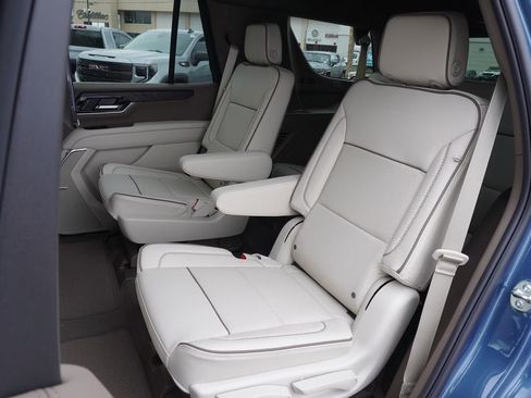 New 2026 GMC Yukon Denali w/ Advanced Technology Package image 9