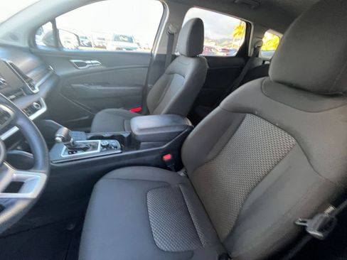 Used 2025 Kia Sportage LX FWD image 25