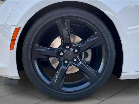 Used 2018 Chevrolet Camaro LT w/ RS Package image 11