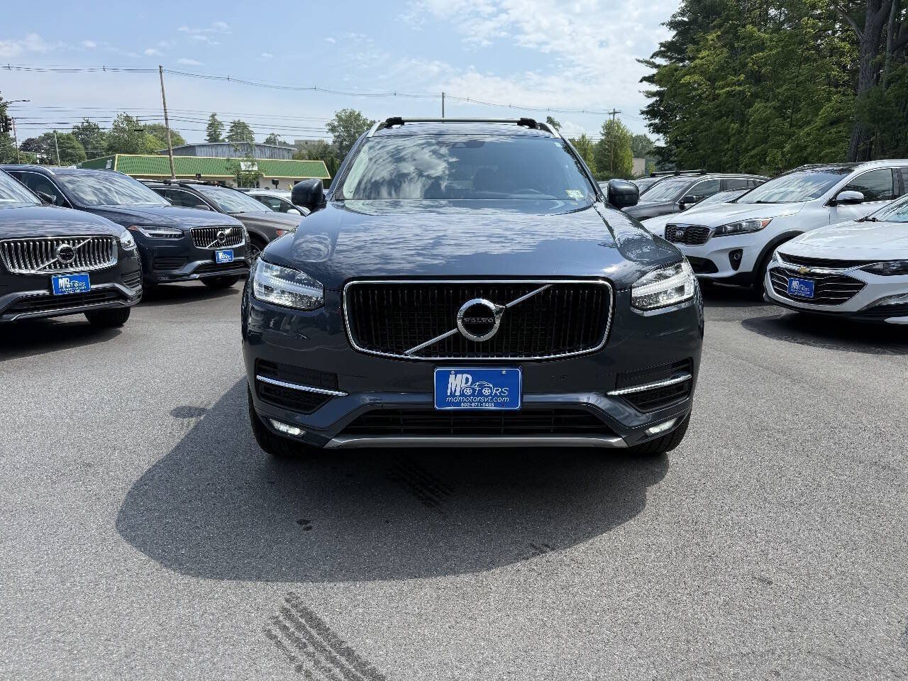 Used 2019 Volvo XC90 T5 Momentum w/ Multimedia Package AWD/4WD image 3