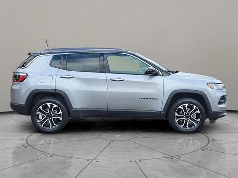 Certified 2022 Jeep Compass Limited image 13