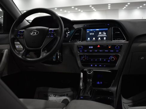 Used 2017 Hyundai Sonata SE image 18
