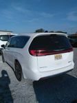 Used 2023 Chrysler Pacifica Touring-L FWD image 3