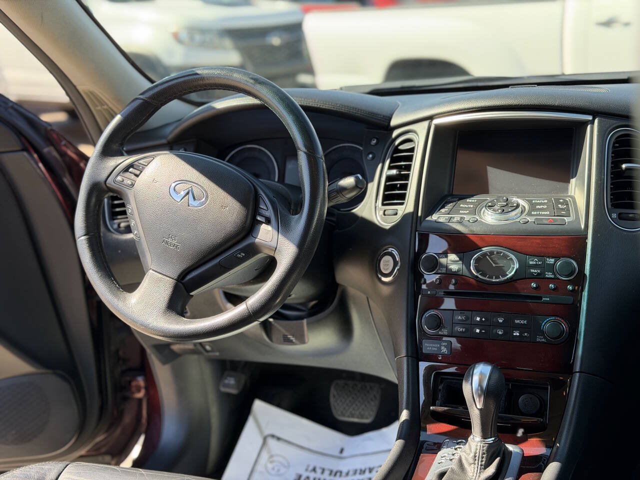 Used 2017 INFINITI QX50 AWD w/ Deluxe Touring Package image 21