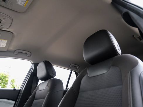 Used 2024 Chevrolet Trax LT w/ Driver Confidence Package FWD image 42