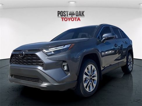 Used 2025 Toyota RAV4 XLE Premium image 3