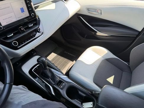 Used 2019 Toyota Corolla XSE FWD image 18