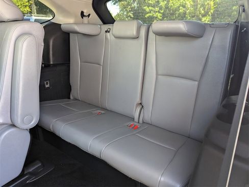 Used 2020 Toyota Highlander Limited image 22