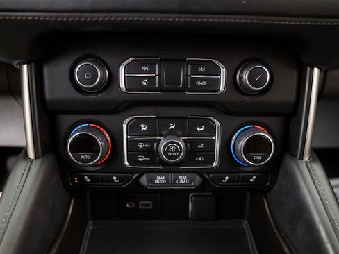 Used 2021 Chevrolet Suburban Z71 w/ Z71 Off-Road Package image 21