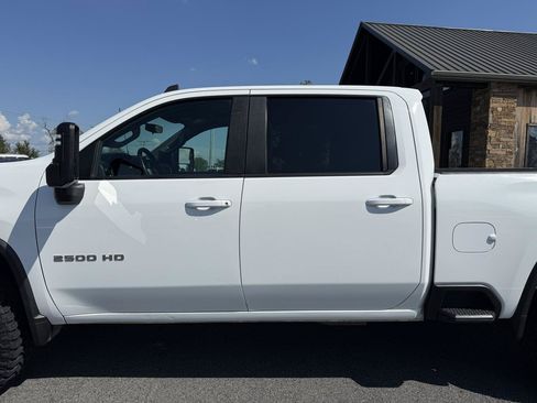 Used 2023 Chevrolet Silverado 2500 LT AWD/4WD image 30