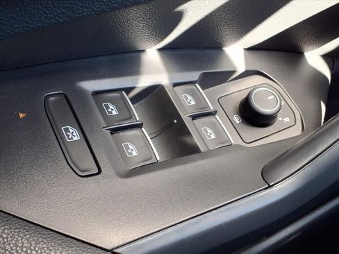 Used 2025 Volkswagen Jetta Sport image 21