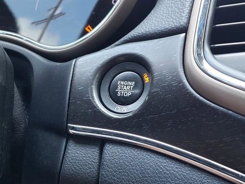 Used 2017 Jeep Grand Cherokee Limited w/ Luxury Group II AWD/4WD image 22