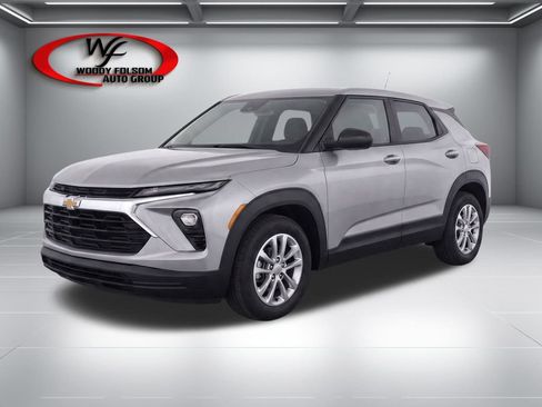 Used 2025 Chevrolet TrailBlazer LS w/ LS Convenience Package FWD image 2