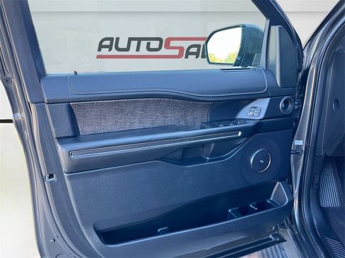 Used 2021 Ford Expedition Max Limited image 17
