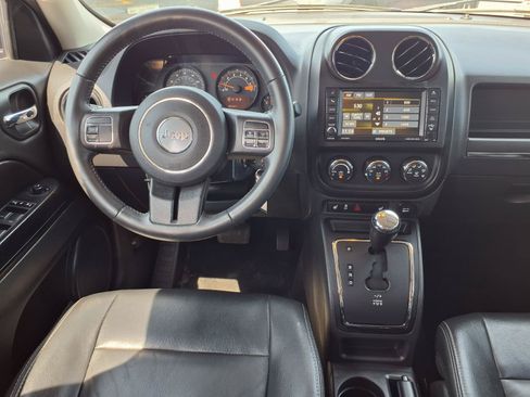Used 2017 Jeep Patriot High Altitude FWD image 6