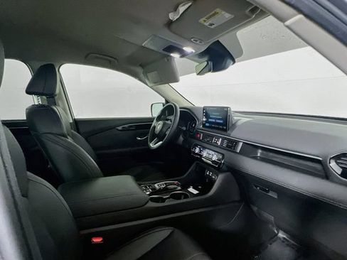 Certified 2025 Honda Pilot EX-L image 10