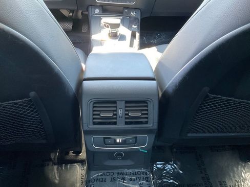 Used 2020 Audi Q5 e Premium w/ Convenience Package image 36