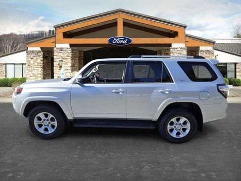 Used 2024 Toyota 4Runner SR5 image 8