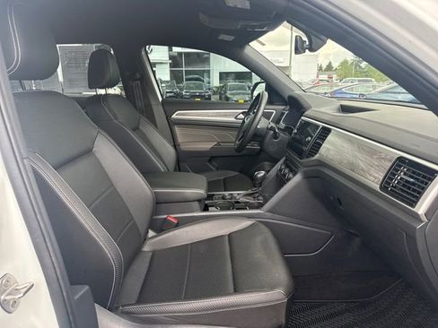 Used 2023 Volkswagen Atlas Cross Sport SE AWD/4WD image 9