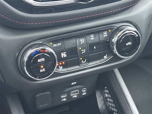 Used 2022 Chevrolet TrailBlazer RS w/ Sun and Liftgate Package image 32