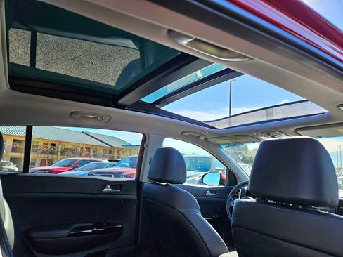 Used 2022 Kia Sportage EX image 19