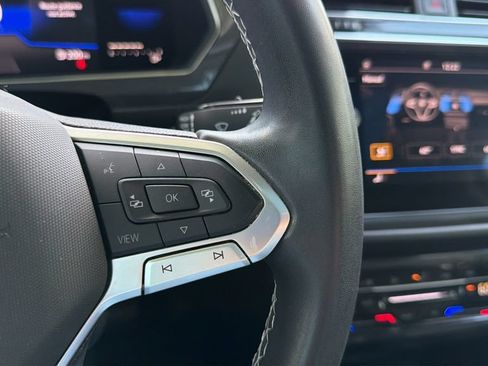 Certified 2022 Volkswagen Tiguan SE FWD image 23
