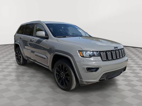 Used 2021 Jeep Grand Cherokee Laredo X AWD/4WD image 11