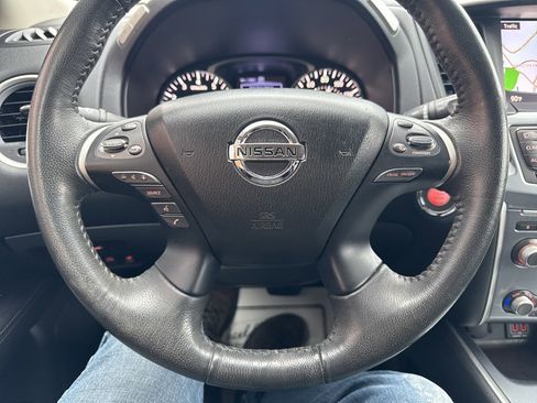 Used 2018 Nissan Pathfinder SL image 28