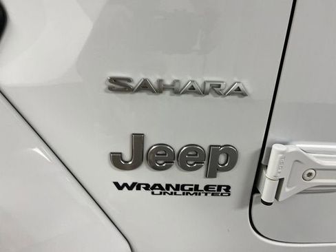 Used 2019 Jeep Wrangler Unlimited Sahara AWD/4WD image 30