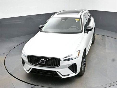 Used 2023 Volvo XC60 B5 Plus w/ Climate Package image 10