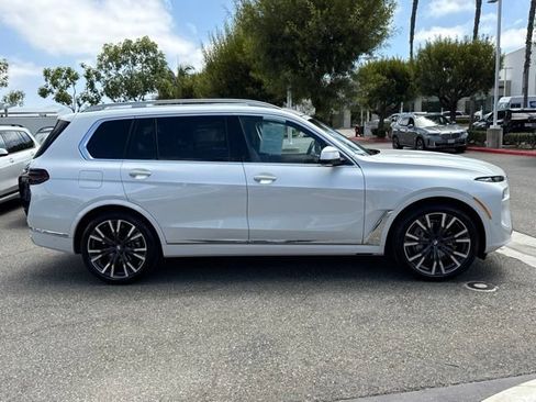 Used 2026 BMW X7 xDrive40i AWD/4WD image 7
