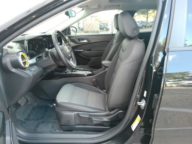 Used 2026 Chevrolet Trax LT w/ Sunroof Package FWD image 6