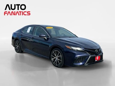 Used 2021 Toyota Camry SE image 7