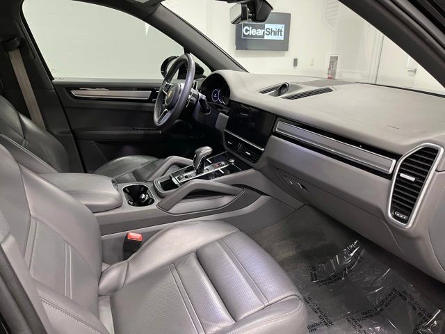 Used 2022 Porsche Cayenne Platinum Edition AWD/4WD image 58
