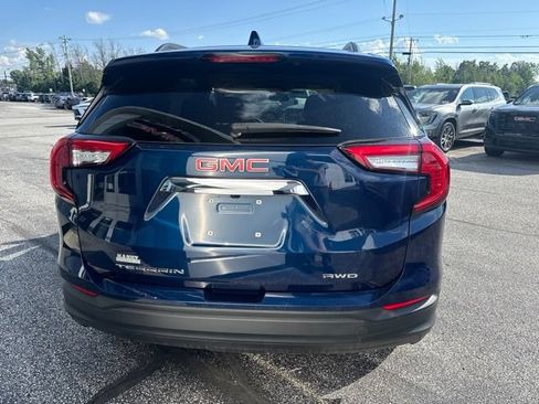 Used 2022 GMC Terrain SLE w/ Driver Convenience Package AWD/4WD image 6