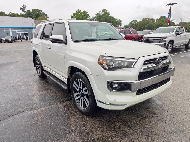 Used 2023 Toyota 4Runner Limited AWD/4WD image 3