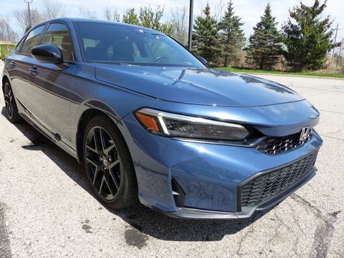 Used 2025 Honda Civic Sport image 12