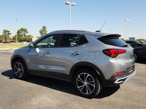 Used 2023 Buick Encore GX Select FWD image 3