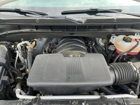 Used 2024 Chevrolet Suburban Premier AWD/4WD image 20
