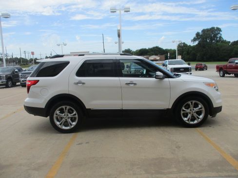 Used 2014 Ford Explorer Limited w/ Equipment Group 301A FWD image 9