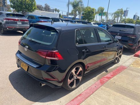 Used 2019 Volkswagen Golf 4-Door FWD image 3