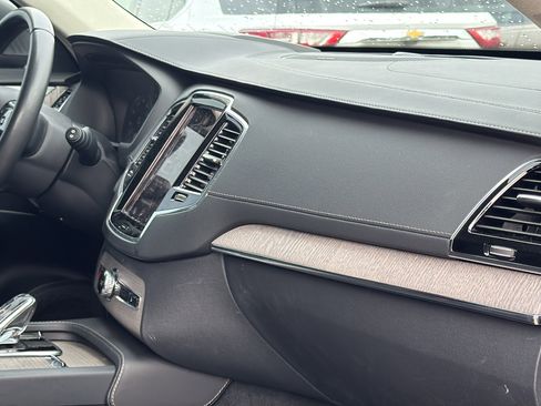 Used 2022 Volvo XC90 T8 Inscription image 27